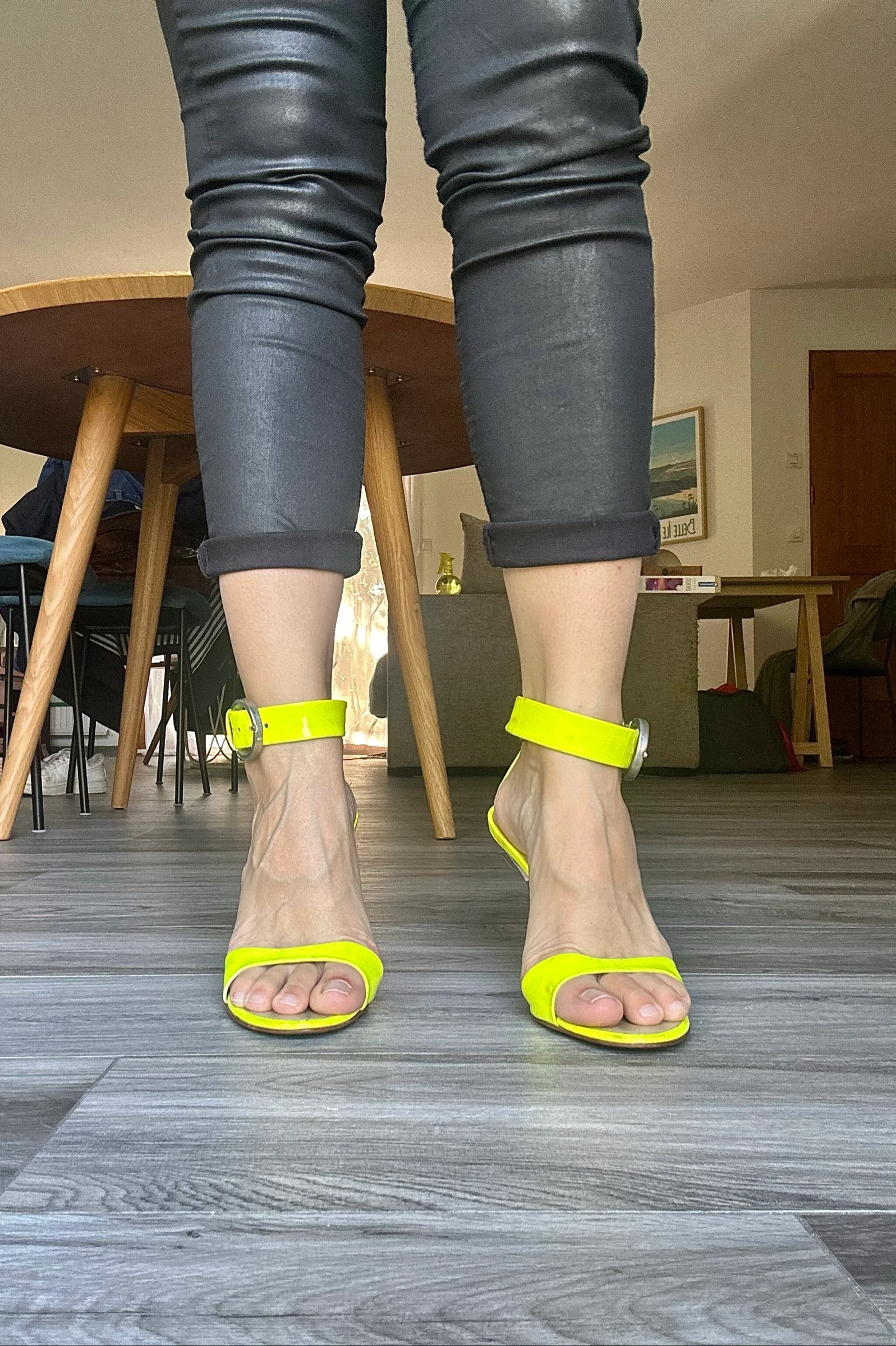 Sandales à talons en cuir vernis jaune fluo néon talons 10,5cm Pointure 39 1/2 Guiseppe Zanotti – photo 7